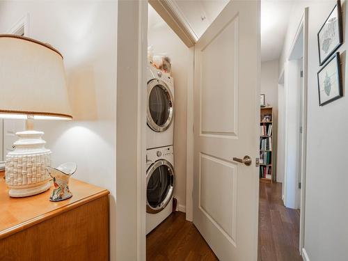 408-3010 35 Street, Vernon, BC - Indoor Photo Showing Laundry Room