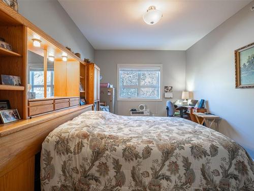408-3010 35 Street, Vernon, BC - Indoor Photo Showing Bedroom