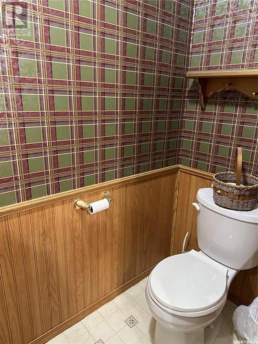 5172 Kings Avenue, Gull Lake, SK - Indoor Photo Showing Bathroom