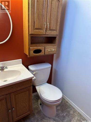 5172 Kings Avenue, Gull Lake, SK - Indoor Photo Showing Bathroom
