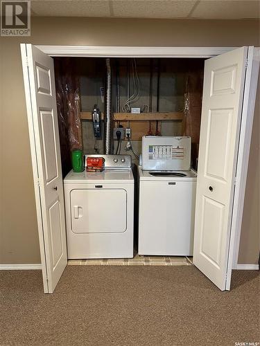 5172 Kings Avenue, Gull Lake, SK - Indoor Photo Showing Laundry Room