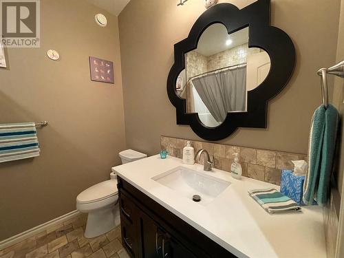 921 89 Avenue, Dawson Creek, BC - Indoor Photo Showing Bathroom