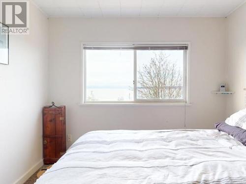 6883 Egmont Street, Powell River, BC - Indoor Photo Showing Bedroom