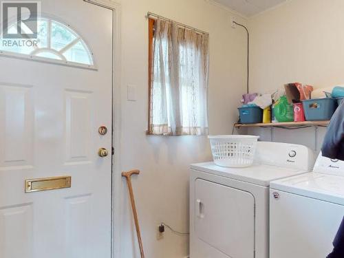6883 Egmont Street, Powell River, BC - Indoor Photo Showing Laundry Room