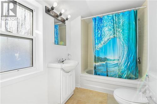 204 John Street N, Arnprior, ON - Indoor Photo Showing Bathroom