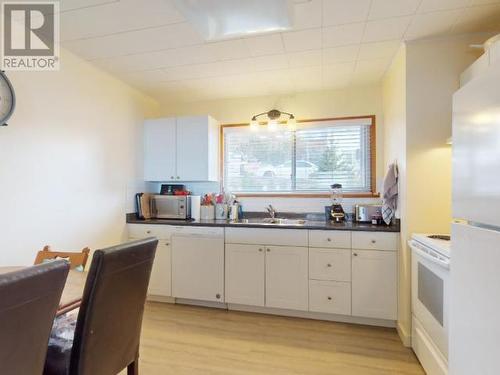 6883 Egmont Street, Powell River, BC - Indoor Photo Showing Kitchen