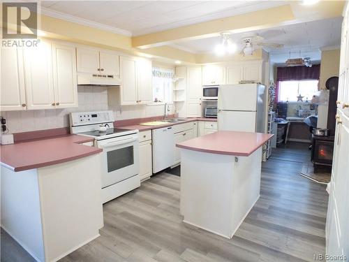 570 Route 390, Rowena, NB - Indoor Photo Showing Kitchen