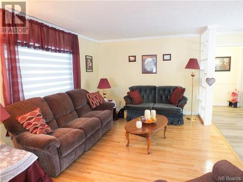 570 Route 390, Rowena, NB - Indoor Photo Showing Living Room