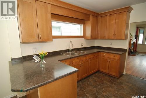 335 P Avenue S, Saskatoon, SK - Indoor Photo Showing Kitchen With Double Sink