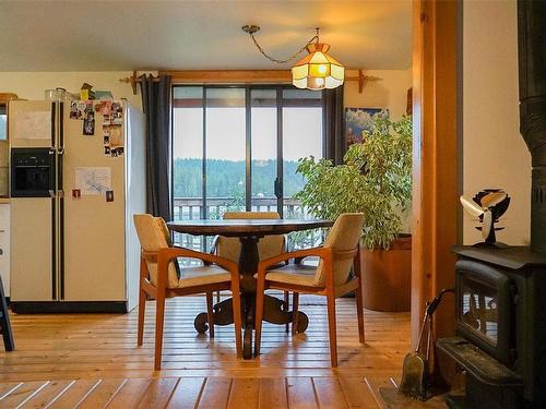 969 Whaletown Rd, Cortes Island, BC - Indoor Photo Showing Dining Room