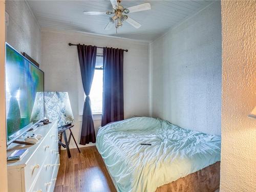724 Nicol St, Nanaimo, BC - Indoor Photo Showing Bedroom