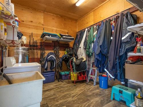 7000 Mays Rd, Duncan, BC - Indoor With Storage