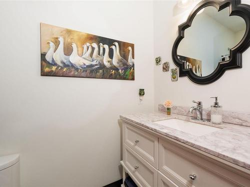7000 Mays Rd, Duncan, BC - Indoor Photo Showing Bathroom
