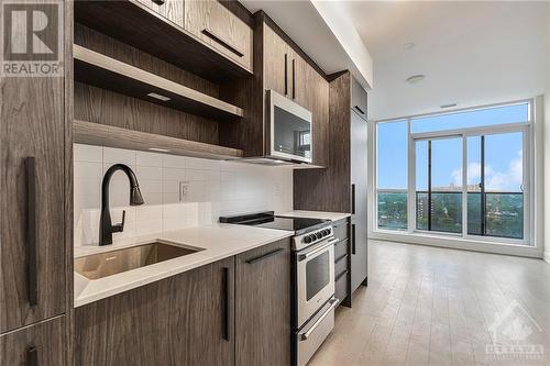 560 Rideau Street Unit#1409, Ottawa, ON - Indoor Photo Showing Kitchen With Upgraded Kitchen