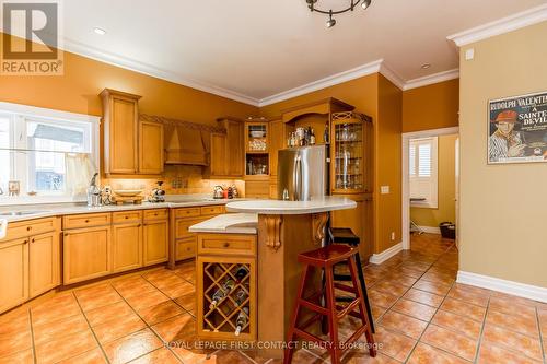 29 Glenhuron Drive, Springwater, ON - Indoor Photo Showing Kitchen