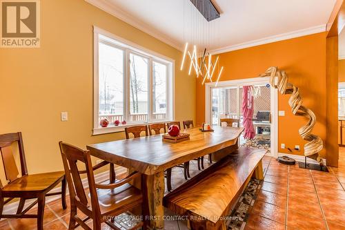 29 Glenhuron Drive, Springwater, ON - Indoor Photo Showing Dining Room