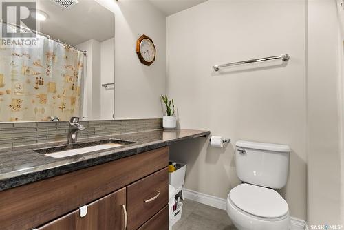 115 5303 Universal Crescent, Regina, SK - Indoor Photo Showing Bathroom