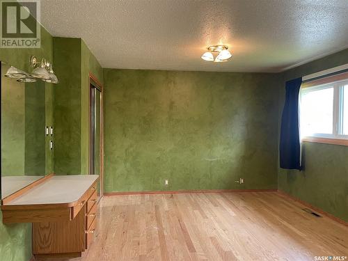406 1St Street E, Meadow Lake, SK - Indoor Photo Showing Bedroom