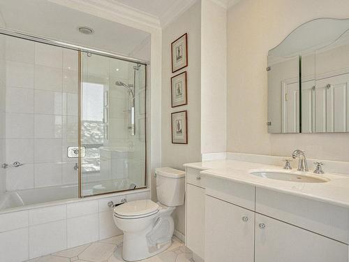 Ensuite bathroom - Ph-C-2 Rue Westmount-Square, Westmount, QC - Indoor Photo Showing Bathroom