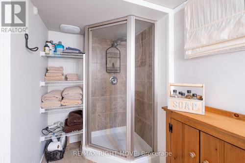 628 Broadview Ave, Orillia, ON - Indoor Photo Showing Bathroom