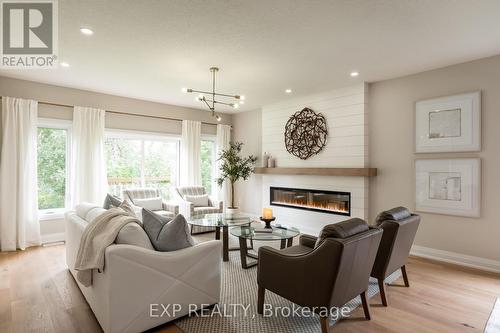 137 Devonleigh Gate, Grey Highlands, ON - Indoor Photo Showing Living Room With Fireplace