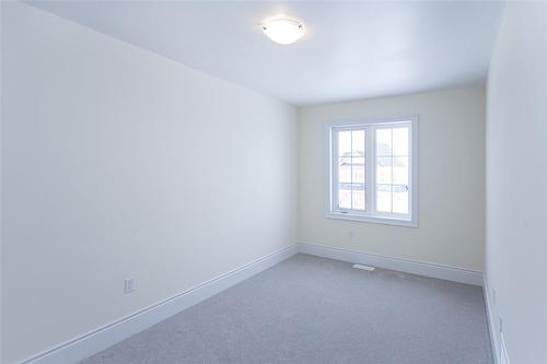 35 Jell Street, Guelph, ON - Indoor Photo Showing Other Room
