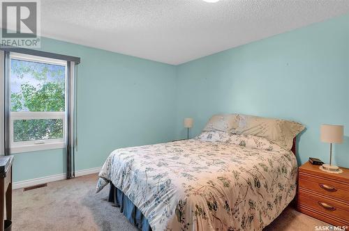 103 250 Athabasca Street E, Moose Jaw, SK - Indoor Photo Showing Bedroom