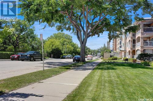 103 250 Athabasca Street E, Moose Jaw, SK - Outdoor