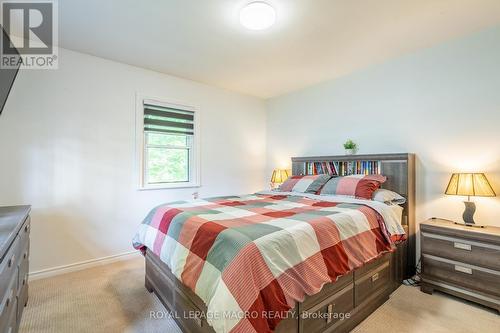 4106 Garrison Road, Niagara Falls, ON - Indoor Photo Showing Bedroom