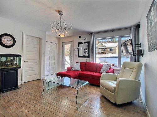 Living room - 6  - 6A Rue Des Ruisseaux, Saint-Gabriel-De-Valcartier, QC - Indoor Photo Showing Living Room