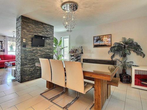 Dining room - 6  - 6A Rue Des Ruisseaux, Saint-Gabriel-De-Valcartier, QC - Indoor With Fireplace