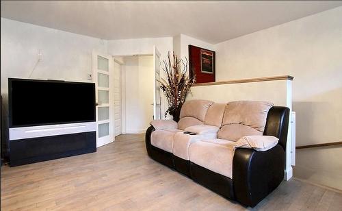 Living room - 6  - 6A Rue Des Ruisseaux, Saint-Gabriel-De-Valcartier, QC - Indoor Photo Showing Other Room