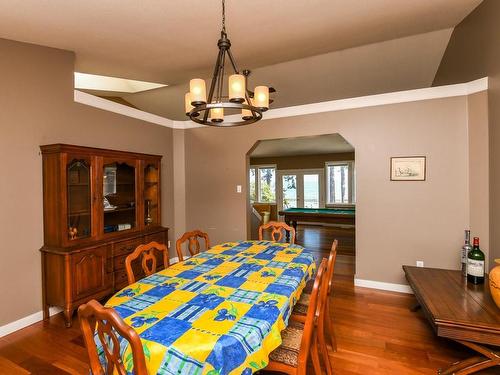 6410 Coho Dr, Courtenay, BC - Indoor Photo Showing Dining Room