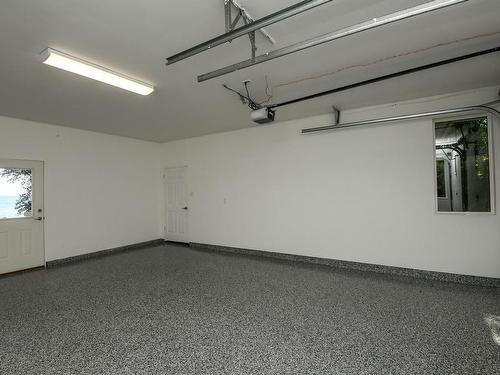 6410 Coho Dr, Courtenay, BC - Indoor Photo Showing Garage