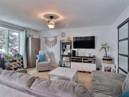 Salon - 394 Rue Gagné, Rouyn-Noranda, QC - Indoor Photo Showing Living Room