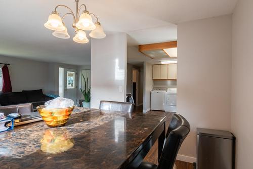 2517 5Th Ave, Castlegar, BC - Indoor Photo Showing Dining Room
