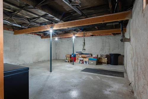 2517 5Th Ave, Castlegar, BC - Indoor Photo Showing Basement