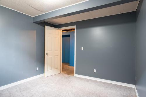 2517 5Th Ave, Castlegar, BC - Indoor Photo Showing Other Room