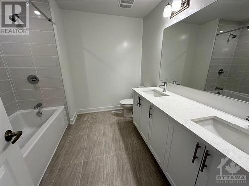 5 piece 2nd floor full bath - 82 Bon Temps Way, Ottawa, ON - Indoor Photo Showing Bathroom