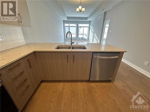 608 Knotridge Street, Ottawa, ON - Indoor Photo Showing Kitchen With Double Sink