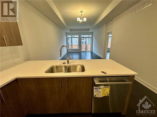 563 Knotridge Street, Ottawa, ON - Indoor Photo Showing Kitchen With Double Sink