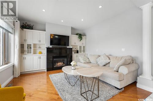 818 Ledingham Crescent, Saskatoon, SK - Indoor Photo Showing Living Room With Fireplace