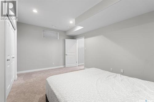 818 Ledingham Crescent, Saskatoon, SK - Indoor Photo Showing Bedroom