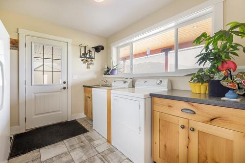 4901 Ld Ranch Road, Kimberley, BC - Indoor Photo Showing Laundry Room
