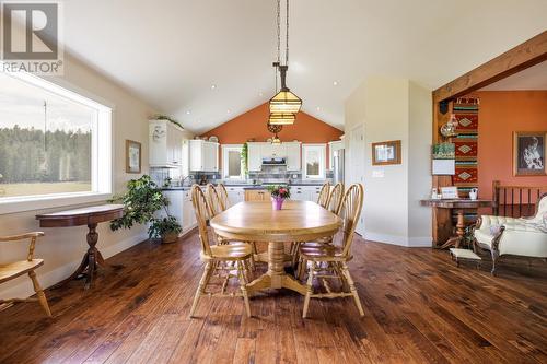 4901 Ld Ranch Road, Kimberley, BC - Indoor Photo Showing Dining Room