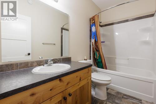 4901 Ld Ranch Road, Kimberley, BC - Indoor Photo Showing Bathroom