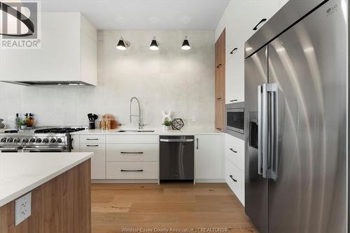 510 Dalhousie, Amherstburg, ON - Indoor Photo Showing Kitchen With Upgraded Kitchen