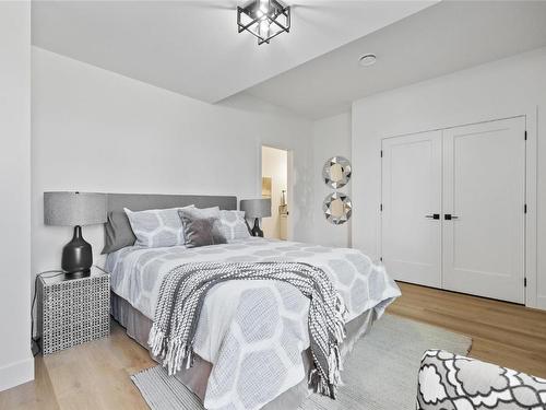 2803 Copper Ridge Drive, West Kelowna, BC - Indoor Photo Showing Bedroom