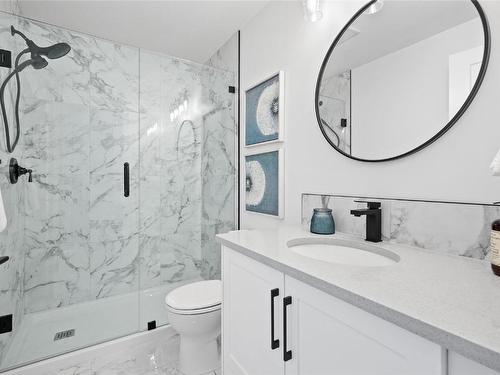 2803 Copper Ridge Drive, West Kelowna, BC - Indoor Photo Showing Bathroom