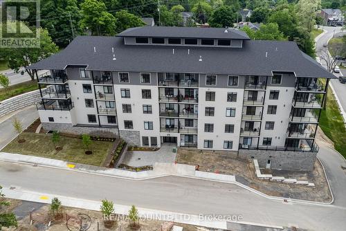 #309 -17 Cleave Ave, Prince Edward County, ON - Indoor Photo Showing Kitchen With Upgraded Kitchen